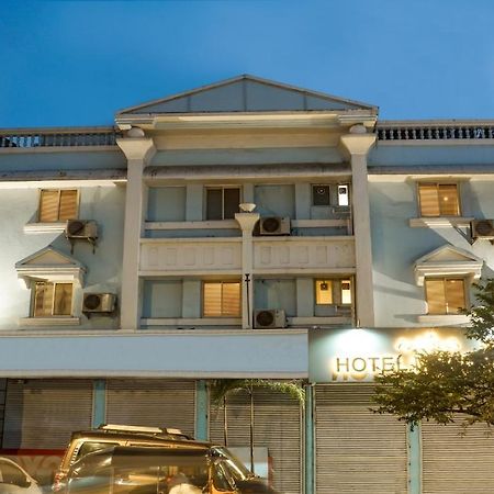 Treebo Trip Meadow Inn ムンバイ エクステリア 写真